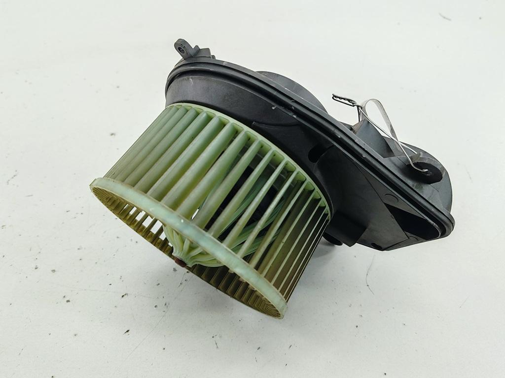 моторчик печки Volkswagen Passat B5 1999, 1.6 л., бензин, МКПП, серый, универсал, 8D1820021