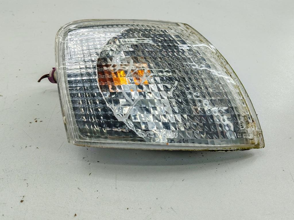 Поворотник (указатель поворота) правый Volkswagen Passat B5 1998, 1.8 л., бензин, МКПП, чёрный, универсал, TYC
