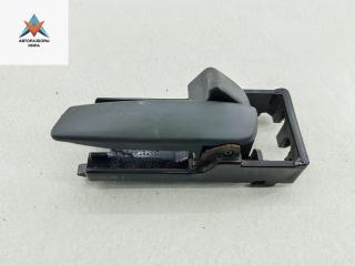 ручка внутренняя передняя правая Kia Rio 2 поколение [рестайлинг] 2009, 1.4 л., бензин, МКПП, красный, хетчбэк 5 дв., 82623JB000