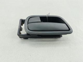 ручка внутренняя передняя левая Kia Rio 2 поколение [рестайлинг] 2009, 1.4 л., бензин, МКПП, красный, хетчбэк 5 дв.