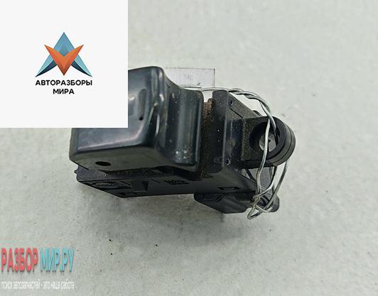кнопка стеклоподъемника переднего правого Nissan Note E11 2006, 1.4 л., бензин, МКПП, серый, хетчбэк 5 дв. - фото №1