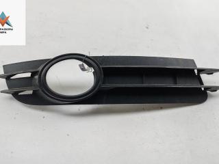 рамка фары противотуманной правой Audi A6 4F/C6 2004, 2.0 л., дизель, МКПП, чёрный, седан, 4F0807682A