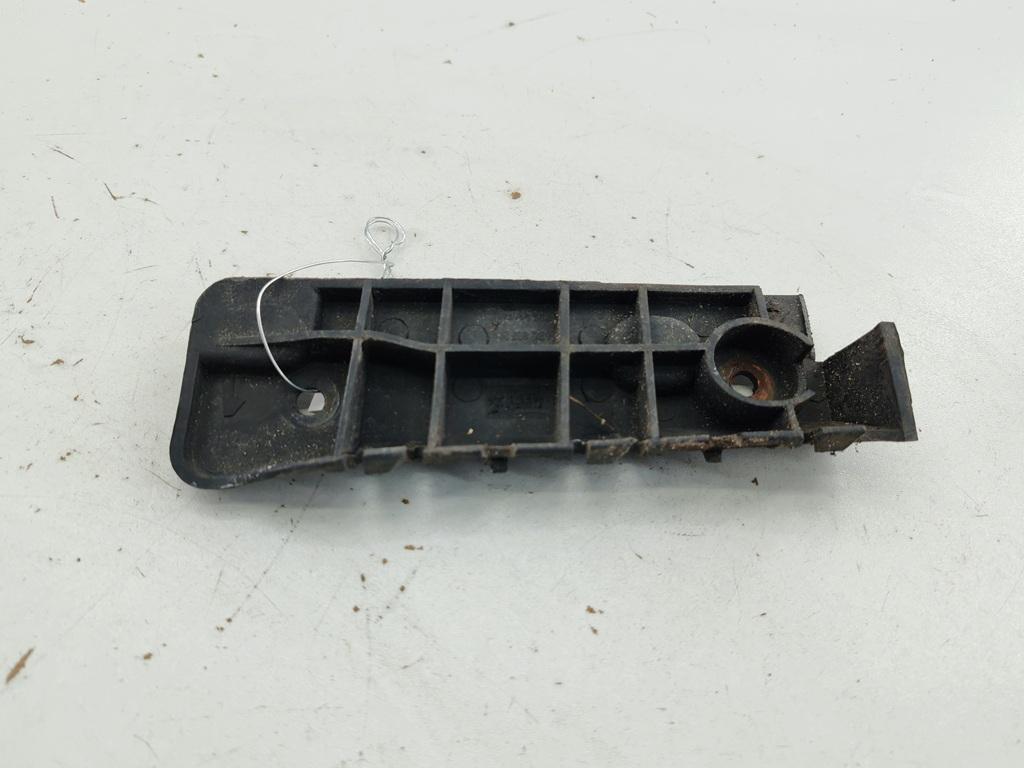 кронштейн переднего бампера Audi A4 B6 2004, 2.0 л., бензин, МКПП, чёрный, универсал, 8E0807284A