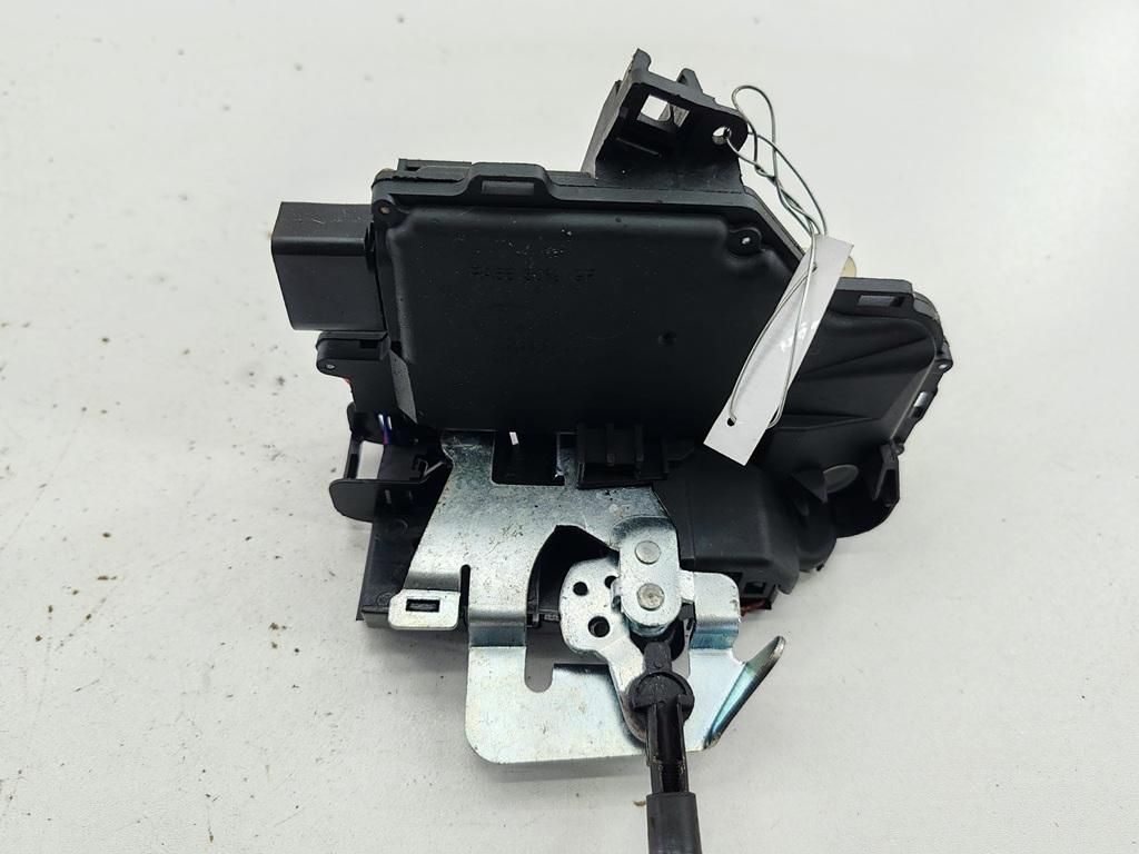 замок двери передней левой Audi A4 B6 2004, 2.0 л., бензин, МКПП, чёрный, универсал - фото №1