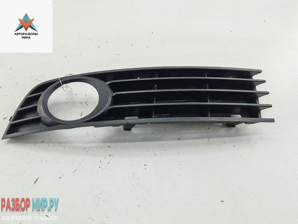 рамка фары противотуманной левой Audi A4 B6 2001, 2.0 л., бензин, МКПП, серый, универсал, 8E0807681A - фото №1
