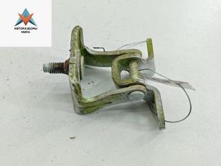 петля крышки багажника Skoda Fabia mk3 (NJ) 2015, белый, универсал, 5G6827301B