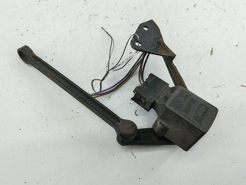 датчик дорожного просвета Audi A6 4B/C5 1997, 2.8 л., бензин, АКПП, чёрный, седан, 4B0907503 - фото №1