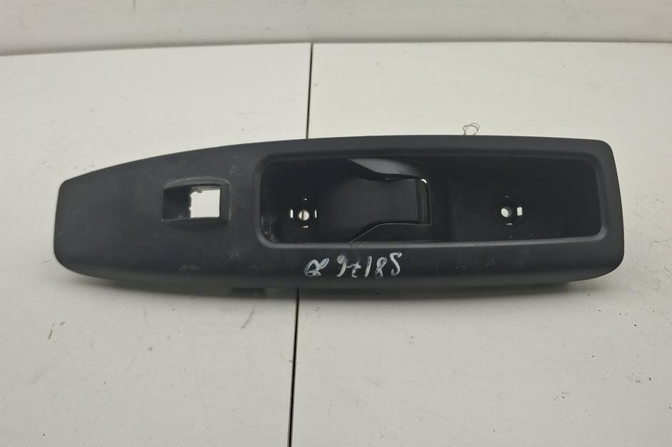 ручка внутренняя передняя правая Fiat Doblo 2012, 1.3 л., дизель, МКПП, белый, фургон, 735484916