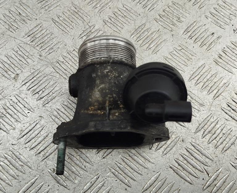 заслонка дроссельная Audi A4 B6 2003, 2.5 л., дизель, МКПП, серый, универсал, 8E0145950C
