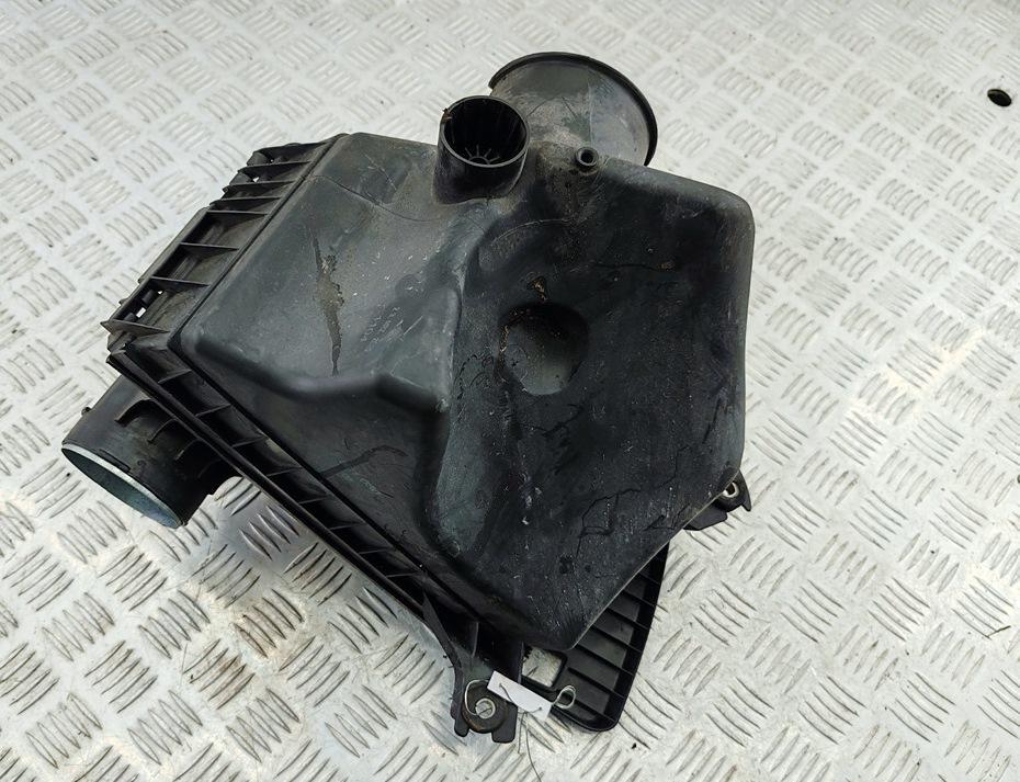 корпус воздушного фильтра BMW 5 серия E60/E61 2006, 2.5 л., бензин, АКПП, чёрный, седан, 7521030 - фото №1