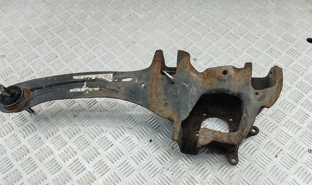 рычаг задний левый Ford Focus 2 поколение 2006, 1.6 л., i, бензин, МКПП, красный, хетчбэк 5 дв. - фото №1