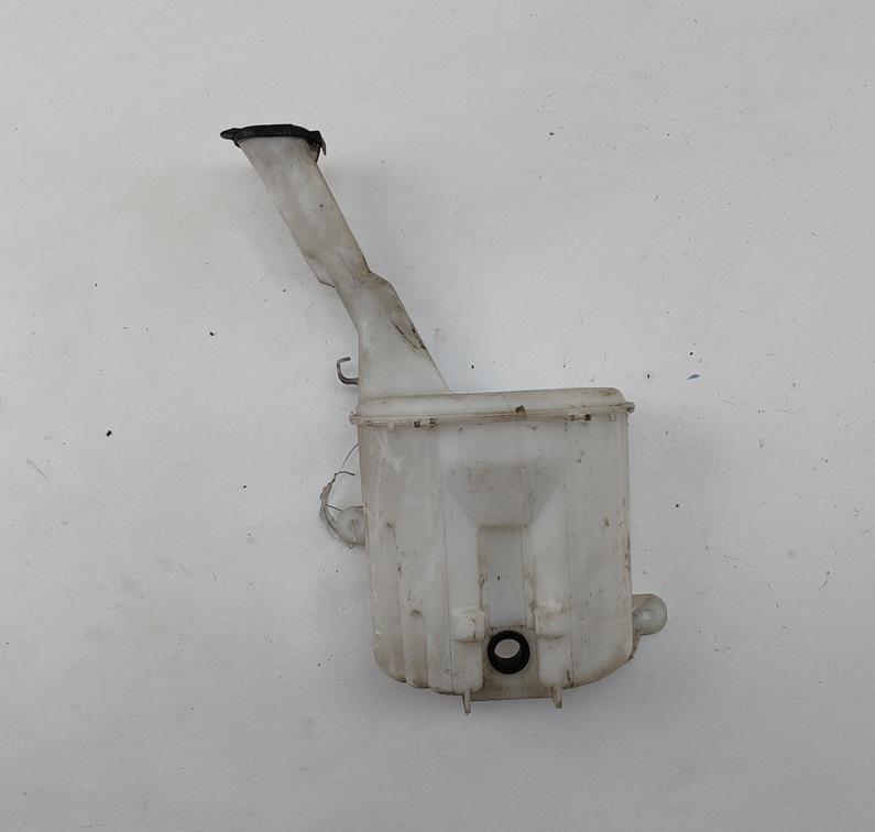 бачок омывателя Toyota Yaris Verso 2001, 1.3 л., бензин, минивэн, 060851017 - фото №1