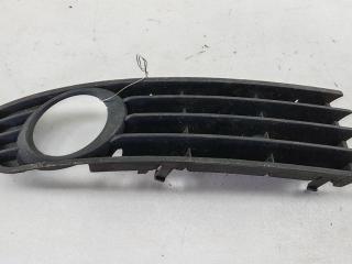 рамка фары противотуманной правой Audi A4 B6 2004, 2.0 л., бензин, МКПП, чёрный, универсал, 8E0807682A