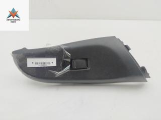 кнопка стеклоподъемника переднего правого Nissan Almera N16 [рестайлинг] 2005, 1.5 л., бензин, МКПП, красный, хетчбэк 5 дв.