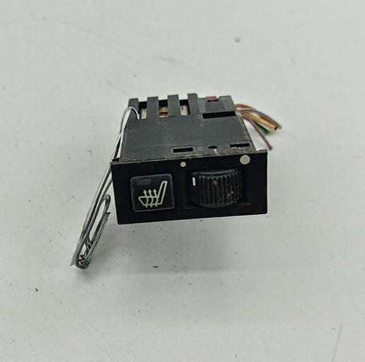 кнопка обогрева сидений BMW 5 серия E39 1997, 2.0 л., бензин, АКПП, синий, седан, 8352259 - фото №1