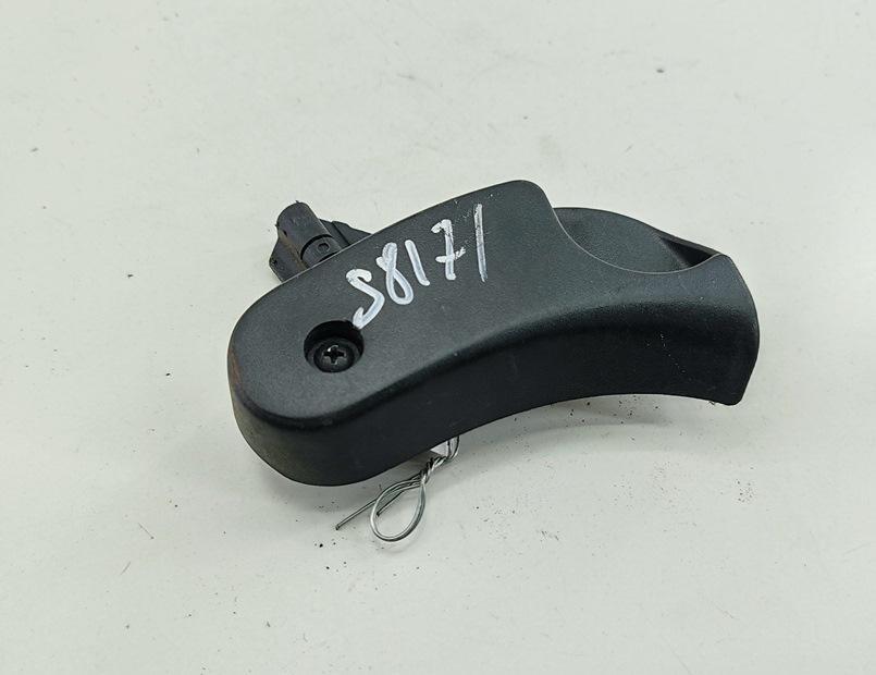 ручка открывания капота BMW 3 E46 1999, 2.5 л., бензин, АКПП, серый, седан, 8223163