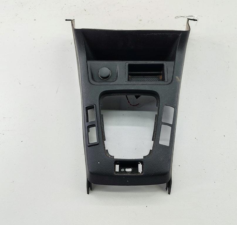 консоль салона (центральная часть) BMW 3 E36 1998, 1.6 л., бензин, АКПП, чёрный, хетчбэк 3 дв., 8146335