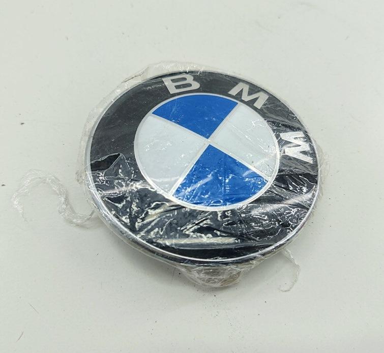 эмблема BMW 3 серия E90/E91/E92/E93 2006, 2.0 л., бензин, МКПП, серый, универсал, 8132375 - фото №1