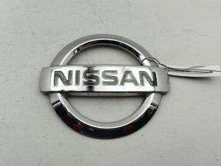 эмблема Nissan Almera N16 [рестайлинг] 2005, 1.5 л., бензин, МКПП, красный, хетчбэк 5 дв., 6289BN700