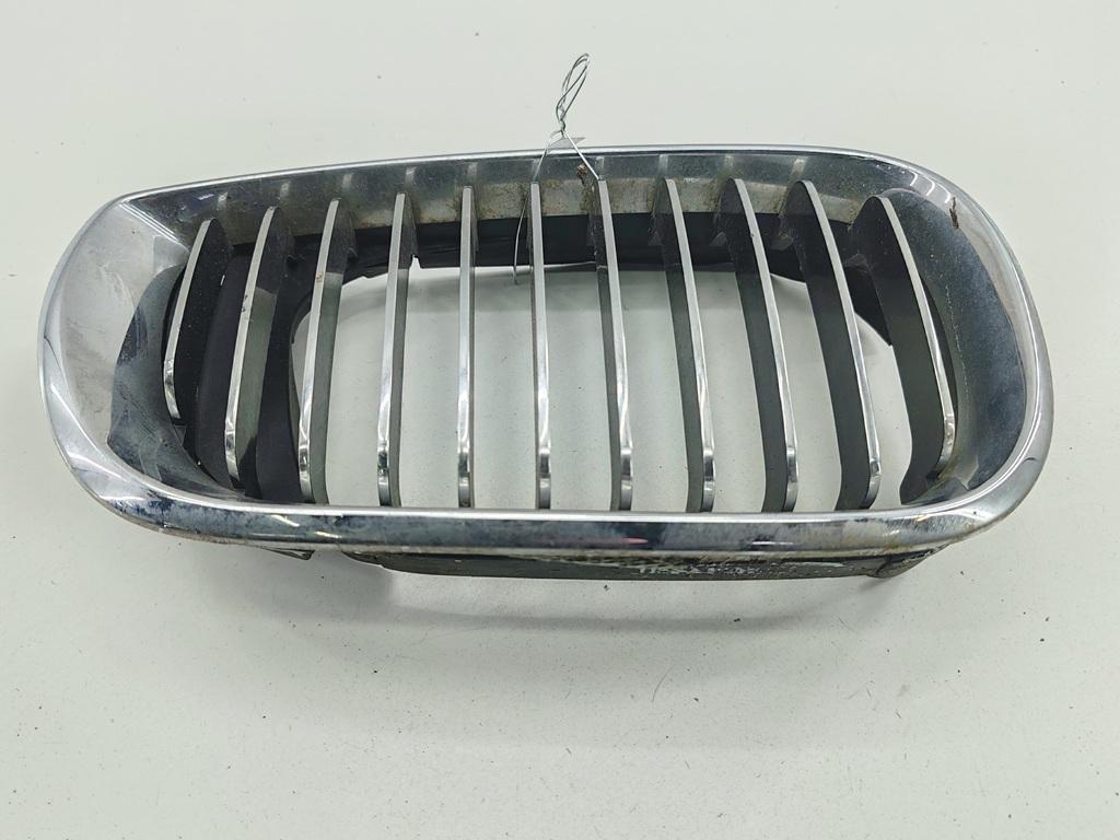 решетка радиатора BMW 3 E46 2004, чёрный, седан, 7072130