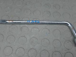 ключ колесный (балонный) Toyota Auris 1 поколение 2009, 2.2 л., D-CAT, дизель, МКПП, хетчбэк 5 дв.