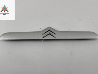 накладка подсветки номера Citroen Xsara 1 поколение [рестайлинг] 2003, 1.4 л., бензин, МКПП, серый, универсал, 9636077177