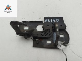 ответная часть (скоба) замка двери Volkswagen Passat B6 2005, 2.0 л., бензин, МКПП, серый, универсал, 3C0823480