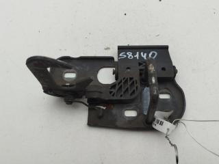 ответная часть (скоба) замка двери Volkswagen Passat B6 2005, 2.0 л., бензин, МКПП, серый, универсал, 3C0823480