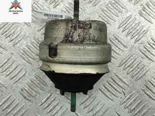 подушка крепления двигателя Volkswagen Passat B5 1998, 1.8 л., бензин, МКПП, красный, универсал, 8D0199379J