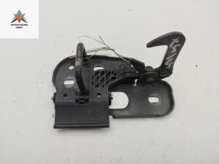 ответная часть (скоба) замка двери Volkswagen Passat B6 2007, 2.0 л., дизель, МКПП, чёрный, универсал, 3C0823480