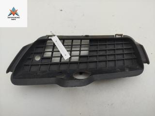 заглушка (решетка) в бампер Volkswagen Golf 3 поколение 1997, 1.4 л., бензин, МКПП, красный, хетчбэк 3 дв., 1H6853666