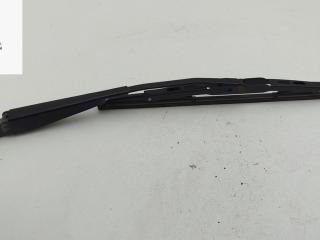 Щеткодержатель (поводок стеклоочистителя) задний Volkswagen Golf 3 поколение 1997, 1.4 л., бензин, МКПП, красный, хетчбэк 3 дв.