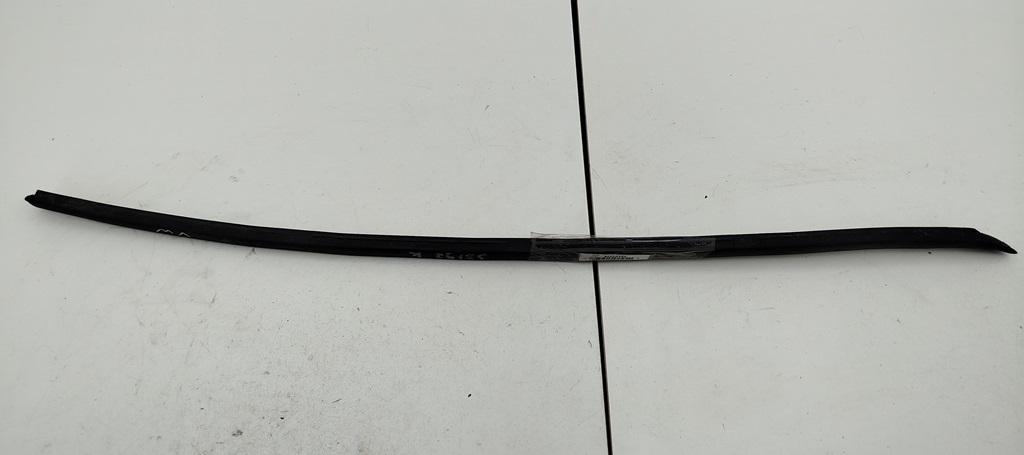 молдинг лобового стекла Volkswagen Passat B6 2008, 2.0 л., дизель, АКПП, серый, универсал, 3C0854327A