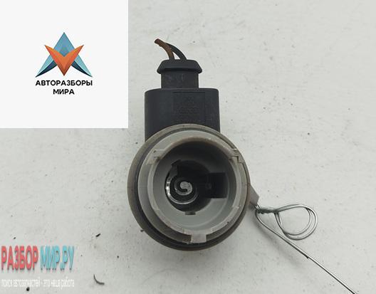 Патрон лампы указателя поворота Volkswagen Sharan 1 поколение 1999, 1.9 л., дизель, МКПП, серый, минивэн, 1H0953123F - фото №1
