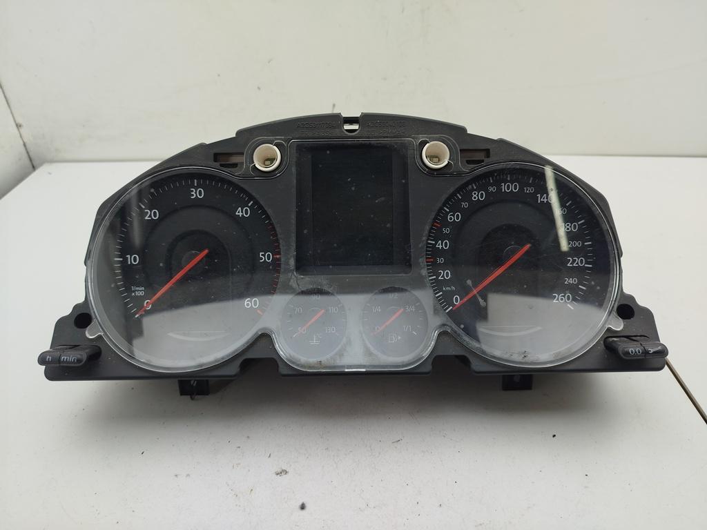 приборная панель Volkswagen Passat B6 2007, 2.0 л., дизель, МКПП, чёрный, универсал, 3C0920871E