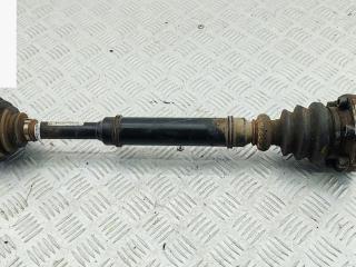 полуось передняя правая (приводной вал, ШРУС) Volkswagen Passat B5 1998, 1.8 л., бензин, МКПП, чёрный, универсал, 8D0407272AQ