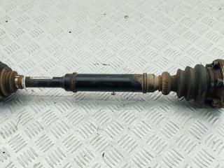 полуось передняя правая (приводной вал, ШРУС) Volkswagen Passat B5 1998, 1.8 л., бензин, МКПП, чёрный, универсал, 8D0407272AQ