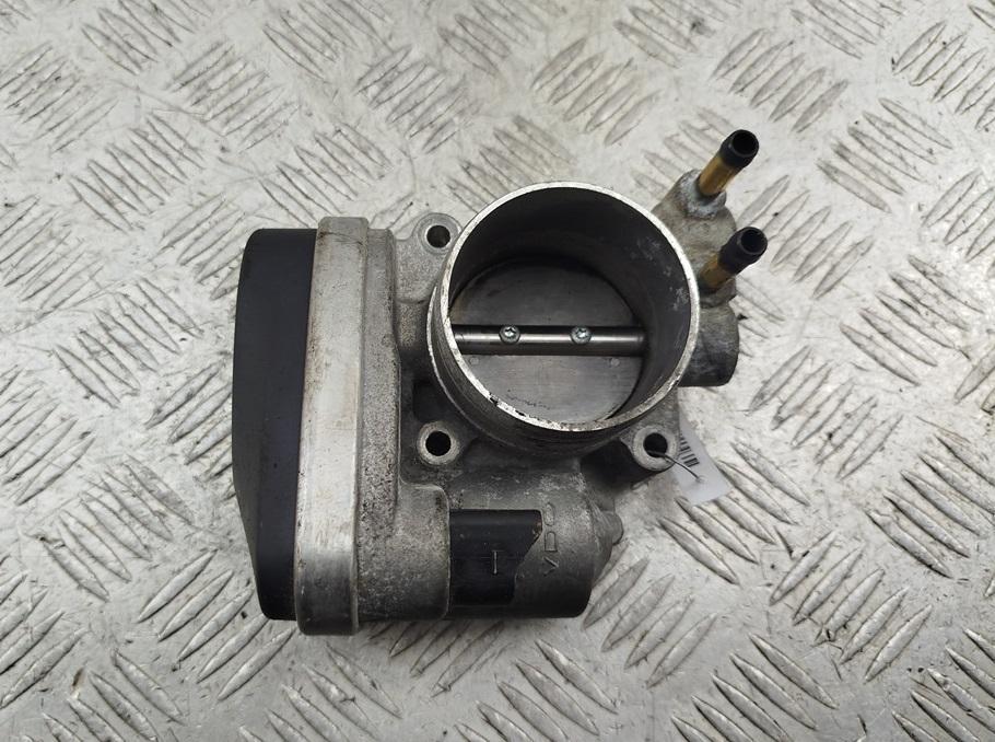 заслонка дроссельная Volkswagen Passat B6 2005, 2.0 л., бензин, МКПП, серый, универсал, 06F133062