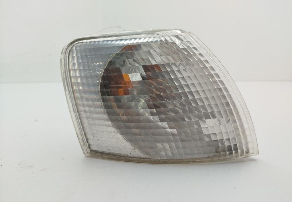 Поворотник (указатель поворота) правый Volkswagen Passat B5 1997, 1.6 л., бензин, МКПП, серый, универсал, 3B0953050C