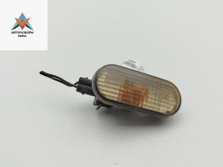 повторитель передний левый Volkswagen Golf 3 поколение 1997, 1.4 л., бензин, МКПП, красный, хетчбэк 3 дв., 3A0949117B