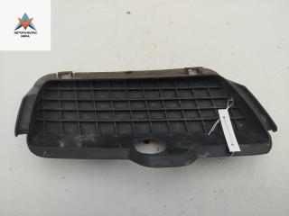 заглушка (решетка) в бампер Volkswagen Golf 3 поколение 1997, 1.4 л., бензин, МКПП, красный, хетчбэк 3 дв., 1H6853665