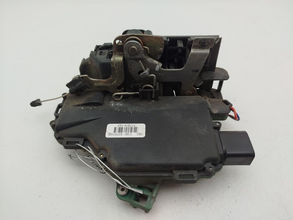 замок двери передней левой Volkswagen Passat B5+ (GP) 2004, 1.9 л., дизель, МКПП, серый, универсал, 3B1837015Q