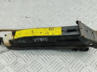 домкрат Volkswagen Passat B4 1995, 1.8 л., бензин, МКПП, синий, универсал, 8A0011031G