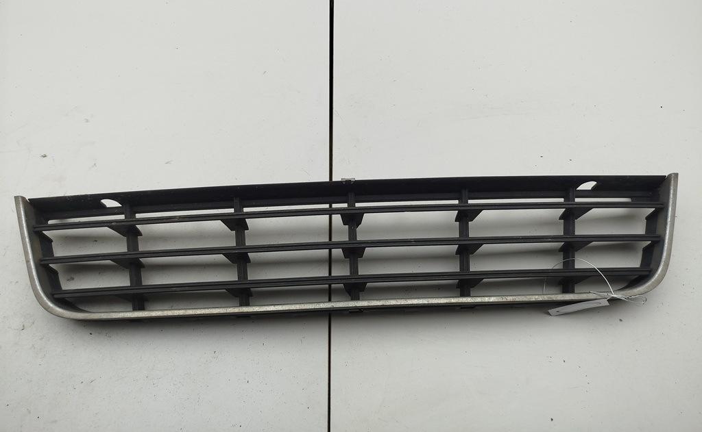 заглушка (решетка) в бампер Volkswagen Passat B6 2005, 2.0 л., дизель, АКПП, серый, универсал, 3C0853101