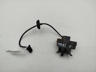 замок лючка топливного бака Volkswagen Tiguan 1 поколение 2008, 1.4 л., бензин, МКПП, белый, внедорожник 5 дв., 5N0810773D