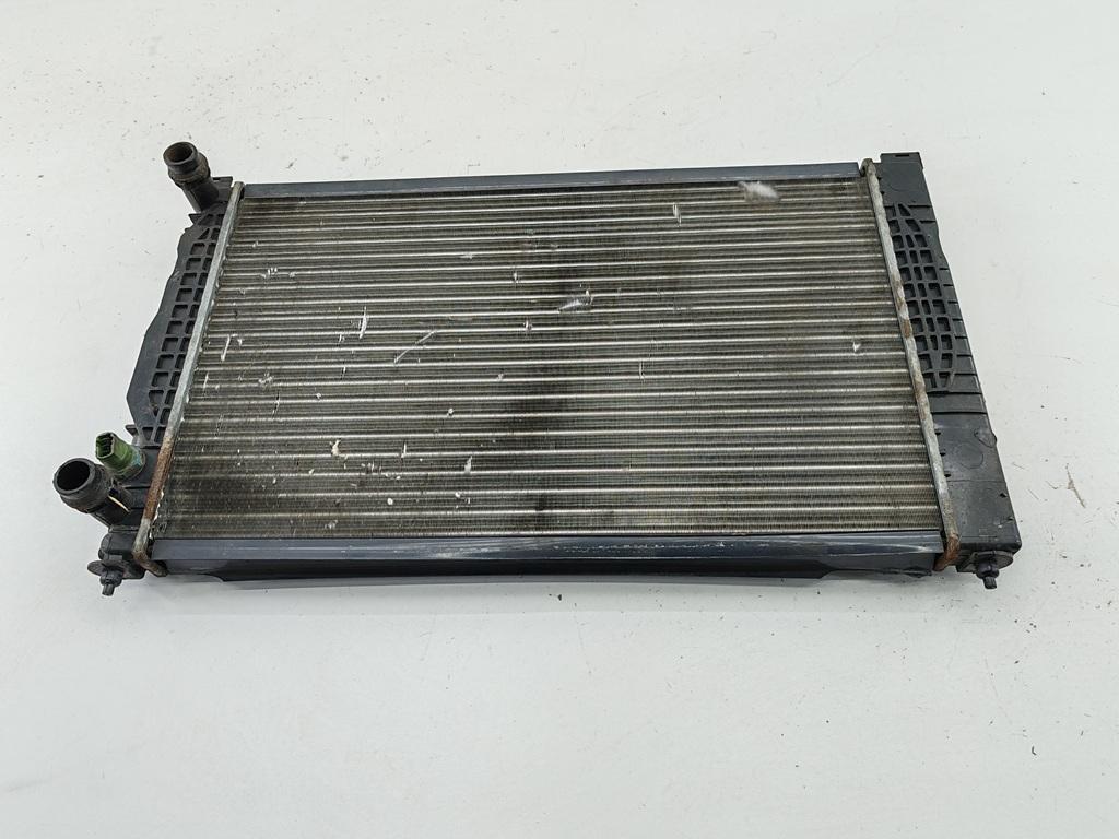 радиатор охлаждения Volkswagen Passat B5+ (GP) 2004, 1.9 л., дизель, МКПП, серый, универсал