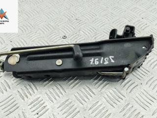 домкрат Volkswagen Passat B6 2008, 2.0 л., дизель, АКПП, серый, универсал, 3C0011031B