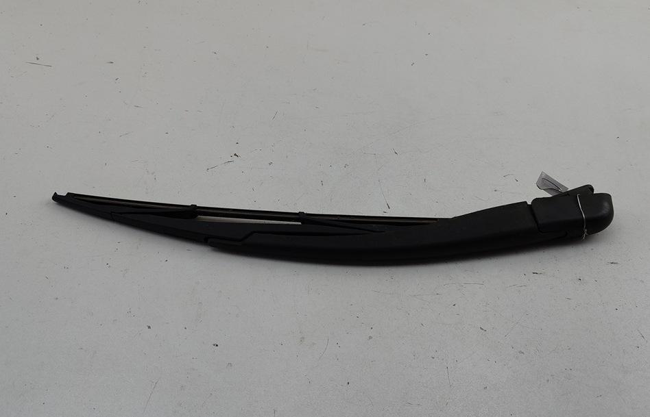Щеткодержатель (поводок стеклоочистителя) задний Peugeot 307 1 поколение 2004, 2.0 л., бензин, МКПП, жёлтый, универсал - фото №1