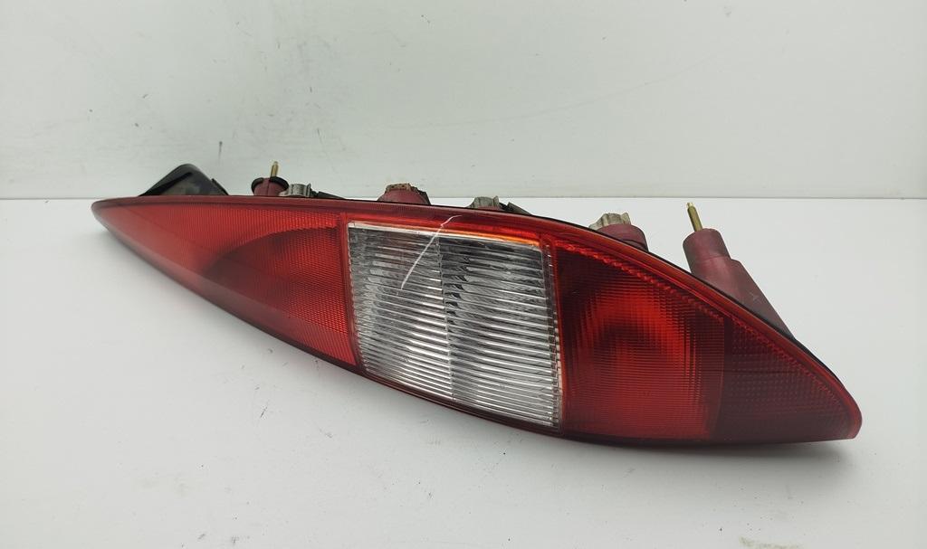 фонарь задний правый Ford Mondeo III 2002, 2.0 л., дизель, АКПП, серый, универсал, 1S7113404C