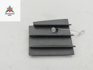 заглушка (решетка) в бампер Volkswagen Sharan 1 поколение 1999, 1.9 л., дизель, МКПП, красный, минивэн, 7M0854703B